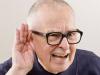 استخدام سماعات الأذن المساعدة يزيد من القدرات الإدراكية لدى كبار السن