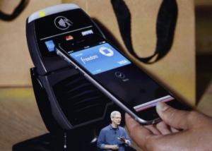 للدفع اﻻلكترونى : المكاتب الفيدرالية اﻻمريكية ستدعم خدمة " Apple Pay " في الربع الثالث من 2015