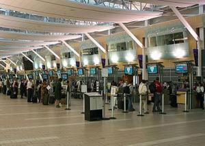 "الواى فاى" أحدث وسائل التجسس في مطارات كندا