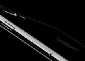 بعض ملاك النسخة السوداء من iPhone 7 يعانون من تَقَشُّر الطلاء