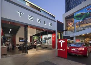 Tesla  تستورد البطاريات من سامسونج من أجل سياراتها الكهربائية