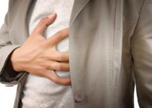 الإمساك المزمن يزيد من خطر الاصابة بأمراض القلب