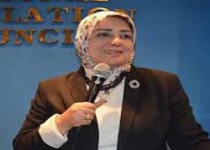 نائب وزير الصحة تبحث مع “ماجد عثمان” استراتيجية الطفولة والأمومة