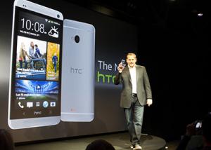 مقارنة بين هاتفي HTC One القديم والجديد