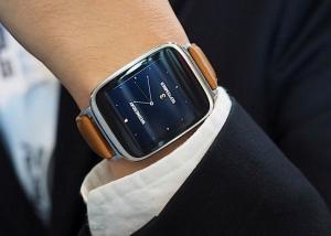 اسوس تطوير على ساعة ذكية جديدة غير مدعومة بنظام"   Android Wear "