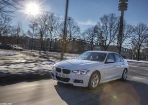 “بي أم دبليو“ تكشف عن النسخة الهجينة plug-in من الفئة الثالثة باسم BMW 330e PHEV