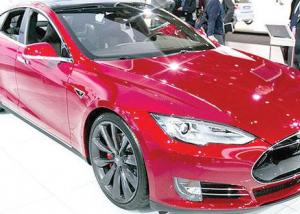 Tesla تطرح 50 آلف سيارة كهربائية في العام 2015
