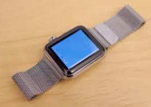 شاهد الساعة الذكية Apple Watch تعمل بنظام Windows 95  