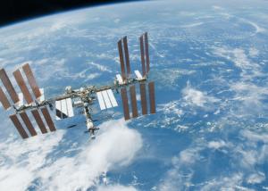 بعثة المحطة الفضائية الدولية تعود إلى الأرض