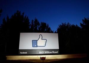 منظمات تطالب فيسبوك توضيح أسباب إزالة المحتوى 