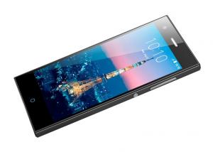 ZTE تكشف النقاب رسميا عن هاتفها الجديد ZTE Blade V2 المخصص لـ Selfie