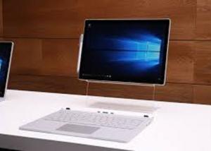 مايكروسوفت : "Surface Book 2  " لن يصل حتى الربع الثاني من العام المقبل 