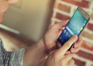 +Galaxy S6 Edge يتلقى بدوره التحديث الأمني لشهر أكتوبر 