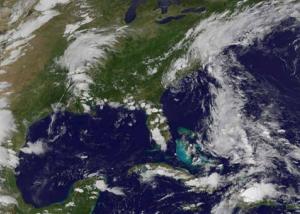 تحذيرات من عواصف استوائية تهدد نورث كارولاينا وفلوريدا