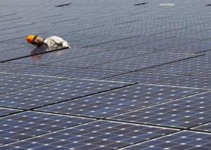 الصين أكبر منتجٍ للطاقة الشمسية