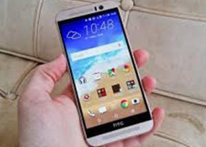 الهاتف HTC One M9 بتكلفة نحو 649 دولار أمريكي