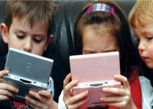 استخدام الكومبيوتر اللوحي للأطفال في سن ماقبل المدرسة يجعلهم أكثر ذكاء