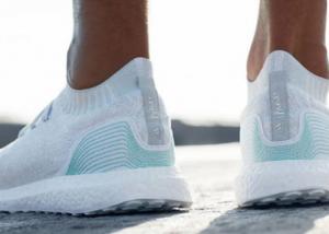 Adidas تبدأ الإنتاج الضخم لأحذيتها المصنوعة من مخلفات المحيطات