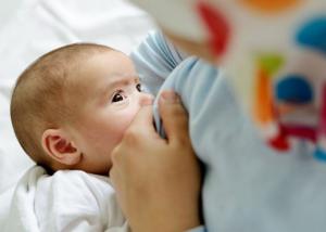 حليب الأم يحمي الرضيع من الالتهابات القاتلة
