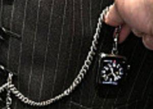 مصمم أمريكى يحول " Apple watch " إلى ساعة جيب قديمة