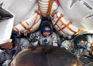 وصول ثلاثة رواد فضاء إلى محطة الفضاء الدولية 