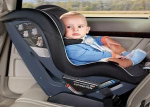 خبراء يحذرون من استخدام حديثي الولادة لمقاعد السيارات
