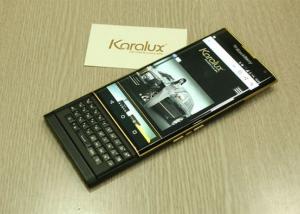 "Karalux" تطرح النسخة المطلية بالذهب الخالص من الهاتف Blackberry Priv
