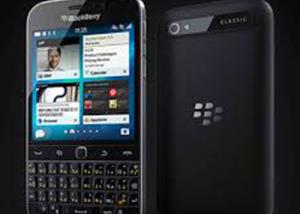 البلاكبيرى : الهاتف " BlackBerry Classic "مزود بشاشة 3.5 بوصة و3 الوان 