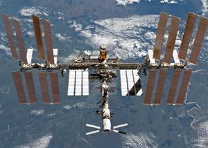 طاقم محطة الفضاء الدولية في مهمة سير خارجها لاول مرة منذ يوليو