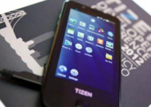 أول هاتف ذكي من سامسونج بنظام Tizen فى  روسيا الشهر المقبل